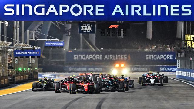 Foto: Carlos Sainz Kuasai F1 GP Singapura 2023, Kali Pertama Tak Ada Pembalap Red Bull di Podium Musim Ini