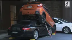 Seorang petugas valet ‎ gagal mengendalikan mobil Porsche Carrera dan kehilangan control. Akibatnya, supercar itu ringsek cukup parah.
