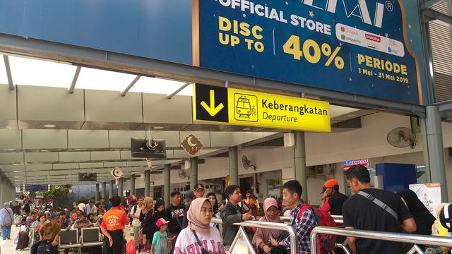 Pemudik Pilih Ke Kampung Halaman Usai Lebaran