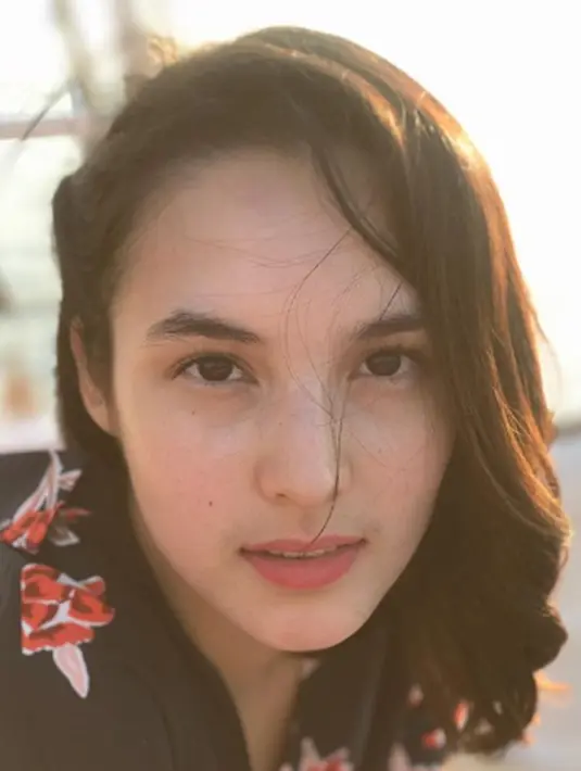 Dari dekat, Mantan kekasih Daffa Wardana  tetap terlihat cantik. (Liputan6.com/IG/chelseaislan)
