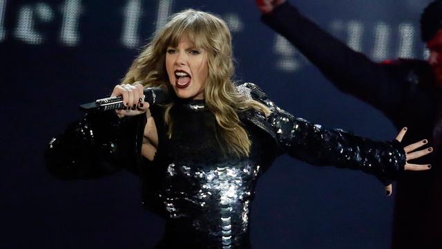 Tampil Energik, Taylor Swift Bius Penonton di Konser Reputation World Tour