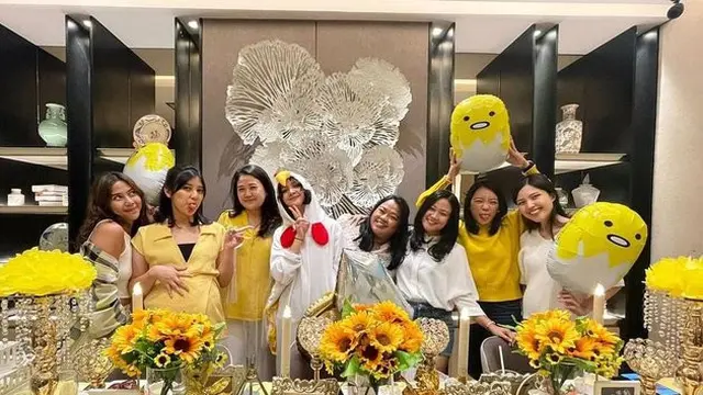 Dandan Jadi Anak Ayam, Ini 7 Momen Bridal Shower Sheila Dara Aisha