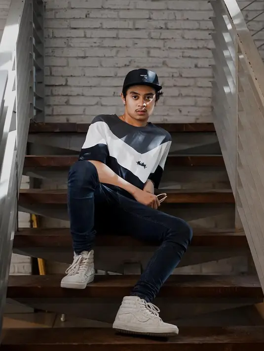 (Instagram/bastiansteel)