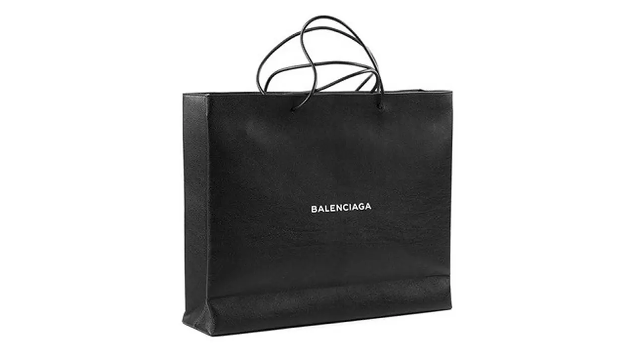 Tas mahal Balenciaga yang mirip kantong belanja