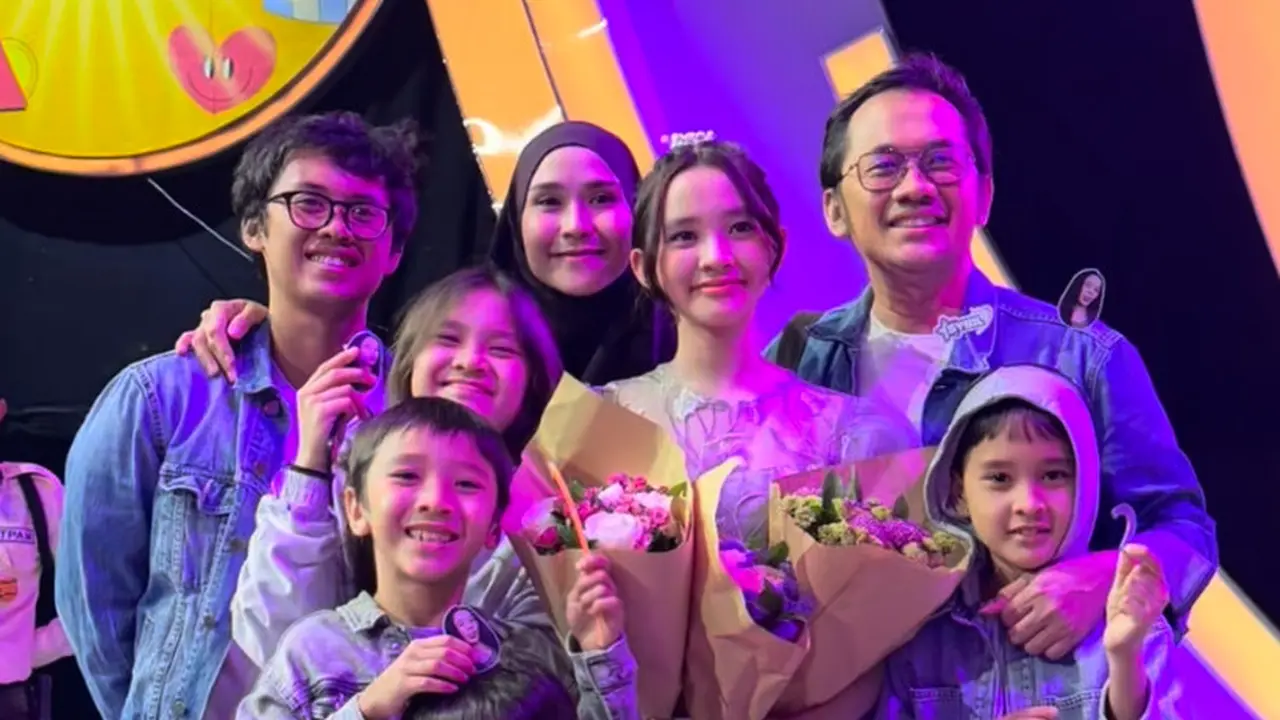 Cut Tary, Zaskia Adya Mecca, dan Meisya Siregar Para Ibu Hadir Dukung Putri Mereka di Final Gadis Sampul 2024