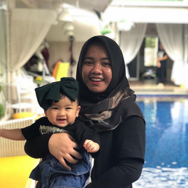 5 Potret Lala Pengasuh Rafathar saat Momong Zayn dan Zunaira, Penuh Kehangatan