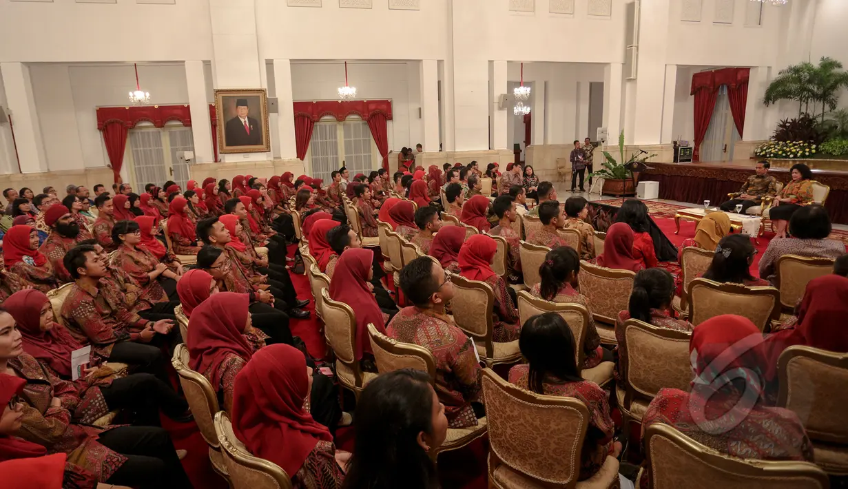 Suasana pelepasan Tim  Nusantara Sehat I di Istana Negara, Jakarta, Senin (4/5/2015). Tim  Nusantara Sehat I akan ditempatkan di sejumlah pelosok Indonesia. (Liputan6.com/Faizal Fanani)