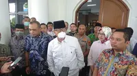Gubernur Banten Wahidin Halim melarang ASN ke luar kota karena corona. (Pramita/Liputan6.com)