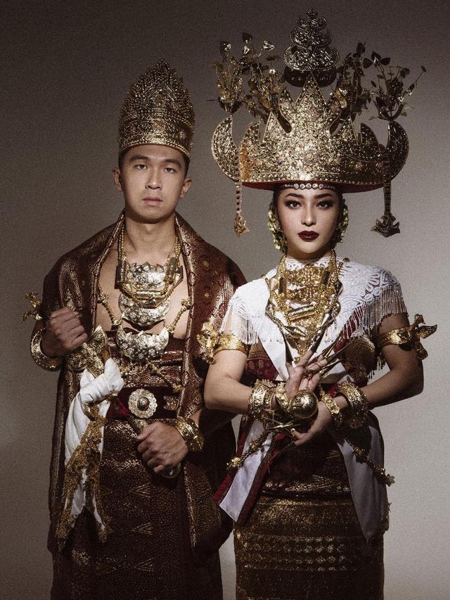 Potret Prewedding 7 Pasangan Artis Pakai Baju Adat, Pancarkan Pesona