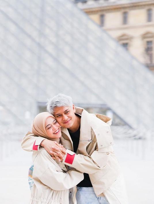 Tak hanya itu saja, dalam akun Instagram, Lesty juga sempat mengunggah momen anniversary dengan sang suami. Bahkan, dalam momen tersebut keduanya juga kembali berbagi momen mesra. (Liputan6.com/IG/@lestykejora)