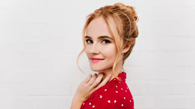 Ilustrasi Sanggul (Photo by lookstudio on Freepik)