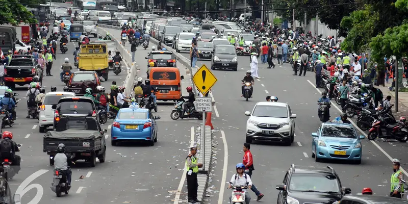 20161014- Ditinggal ke Balai Kota Jalan Medan Merdeka Timur Semrawut dan Kotor-Jakarta-Demo Ahok- Helmi Fithriansyah