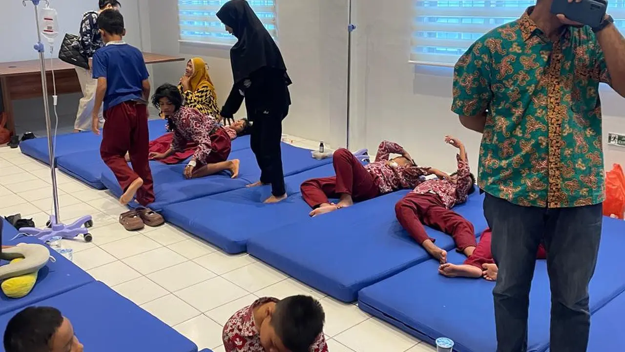 Siswa SD Negeri 060870 diduga keracunan makanan usai menyantap menu makan MBG