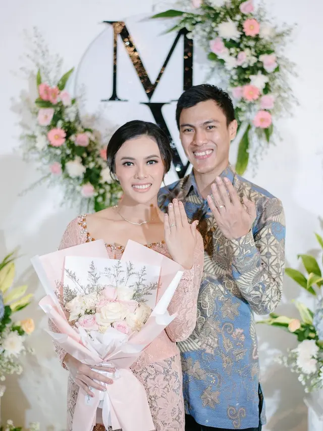 6 Momen Kebersamaan Shesar Hiren Rustavito Bareng Tunangan, Kompak dan Mesra