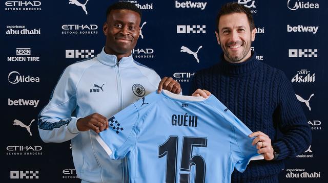 Marc Guehi resmi bergabung dengan Manchester City. (Dok. Man City)