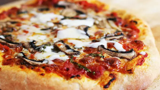 [Bintang] 7 Langkah Mudah untuk Bikin Pizza di Kulkas Kembali Lezat