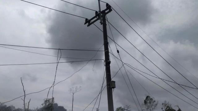 PT PLN (Persero) masih terus berupaya  memulihkan kondisi kelistrikan di wilayah terdampak erupsi Gunung Semeru. Foto: PLN