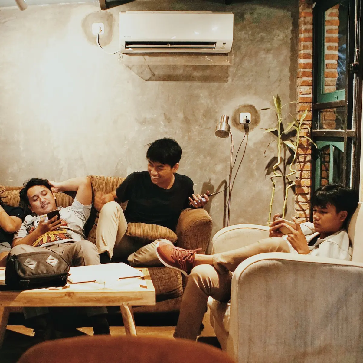 Arti Mimpi Kedatangan Banyak Tamu, Penuh Makna yang Sayang Jika