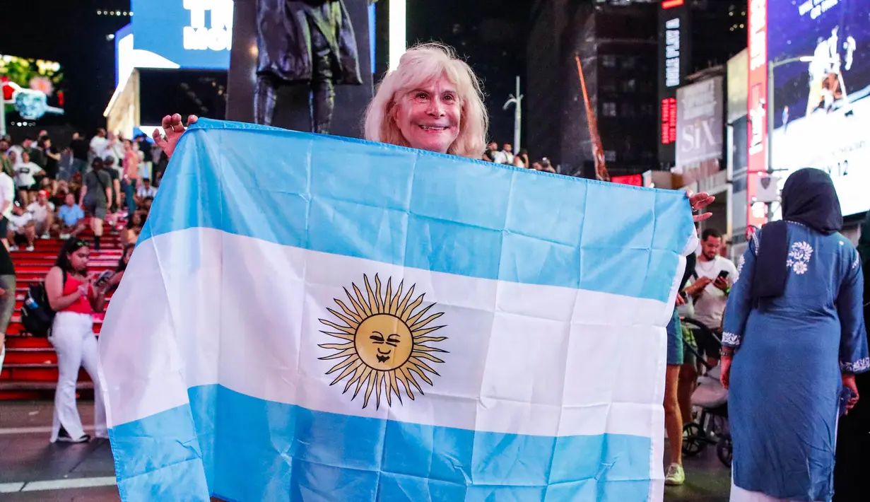 Dua gol Argentina dicetak oleh Julian Alvarez pada menit ke-22 dan Lionel Messi (51’). (Kena Betancur/AFP)