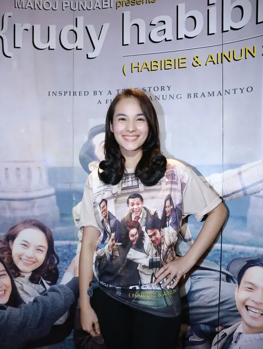 Selain beredar beberapa foto, beredar pula video lain saat lelaki yang lebih tua 10 tahun itu memberikan kejutan di hari ulang tahun Chelsea. (Galih W. Satria/Bintang.com)