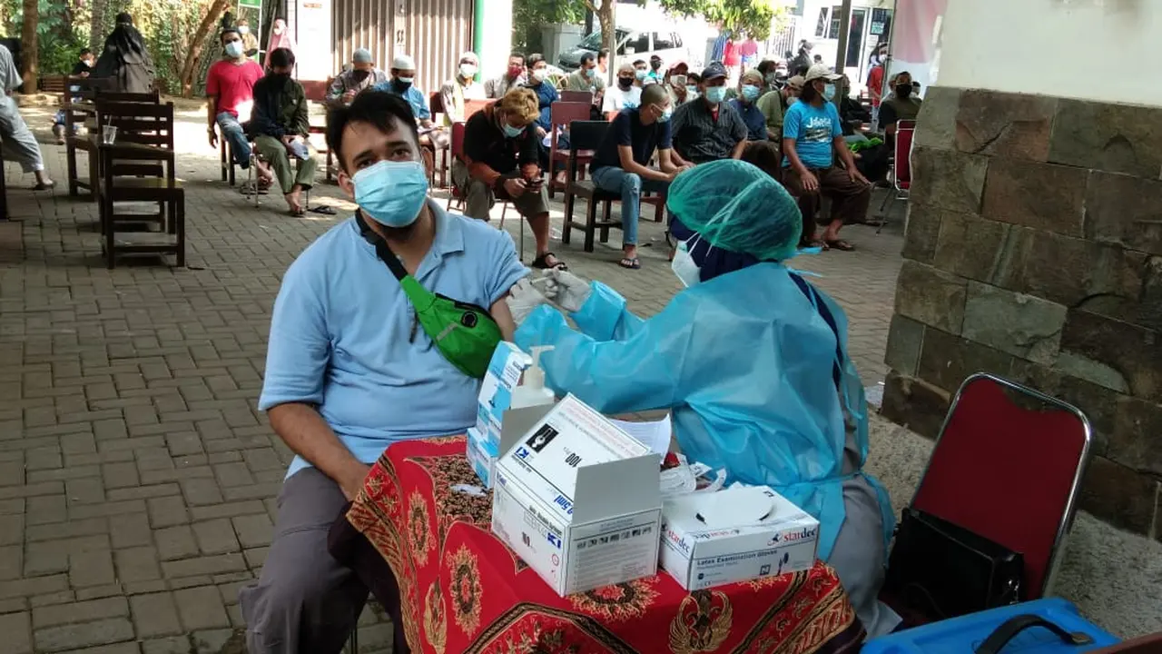 Kejar Target, Vaksinasi Covid-19 Polsek Cinere Capai 9.300 Orang
