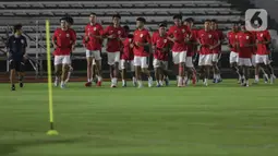 Timnas Indonesia menggelar sesi latihan resmi jelang laga final Piala AFF U-23 2025 di Stadion Madya Gelora Bung Karno, Senayan, Jakarta, Senin (28/7/2025). (Liputan6.com/Helmi Fithriansyah)