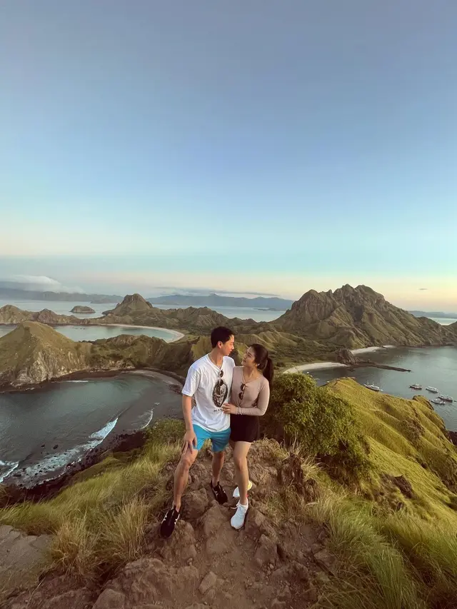 Potret Bahagia Kevin Sanjaya dan Valencia Tanoesoedibjo Sebagai Pengantin Baru yang Bulan Madu di Labuan Bajo