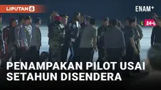 Philip Mark Mehrtens, pilot asal Selandia Baru yang disandera oleh kelompok separatis di Papua selama lebih dari setahun, tiba di Pangkalan Udara Halim Perdanakusumah, Jakarta, pada Sabtu malam.