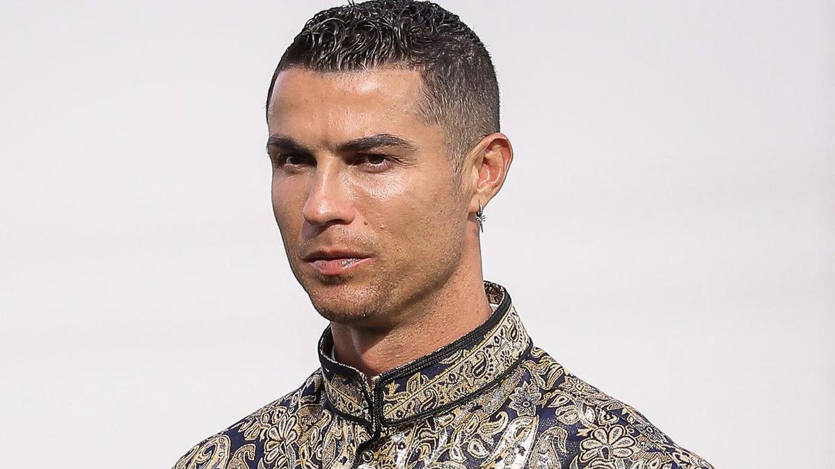 Kenapa Baju Lebaran Cristiano Ronaldo Viral?