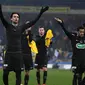 Para pemain pSG memberikan salam kepada fans usai mengalahkan Sochaux pada laga Piala Prancis di  Auguste Bonal stadium, Sochaux, (6/2/2018). PSG menang 4-1. (AFP/Patrick Hertzog)