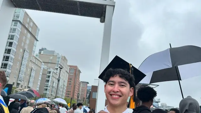 Potret wisuda Alvy Xavier anak Susi Pudjiastuti (Sumber: Instagram/@susipudjiastuti115)