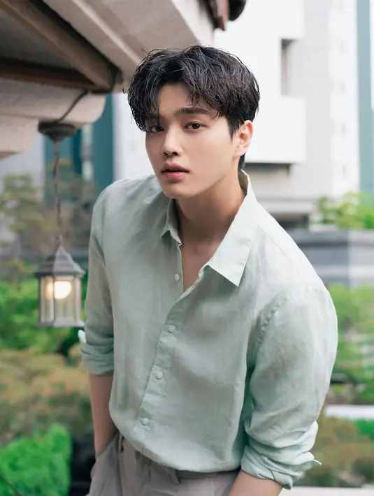 <p>Song Kang sedang syuting drakor Netflix Sweet Home season 2 dan 3. (Foto: Instagram/songkang_b)</p>