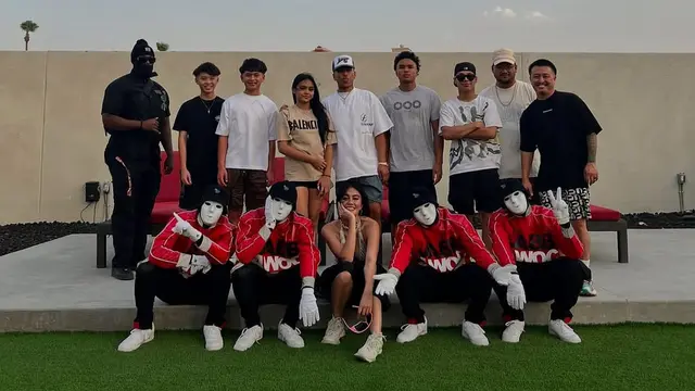 Agnez Mo Berfoto Bersama Sederet Selebriti Dunia, Netizen Antusias Menanti Album Terbarunya (Instagram/agnezmo).