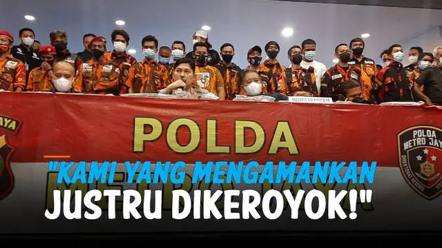 Satu anggota kepolisian menjadi korban pengeroyokan yang dilakukan Organisasi Masyarakat Pemuda Pancasila (Ormas PP) saat melakukan demo di depan Gedung DPR, Kamis (25/11/21). Mengetahui anggotanya menjadi korban pengeroyokan, Kapolres Metro Jakarta ...