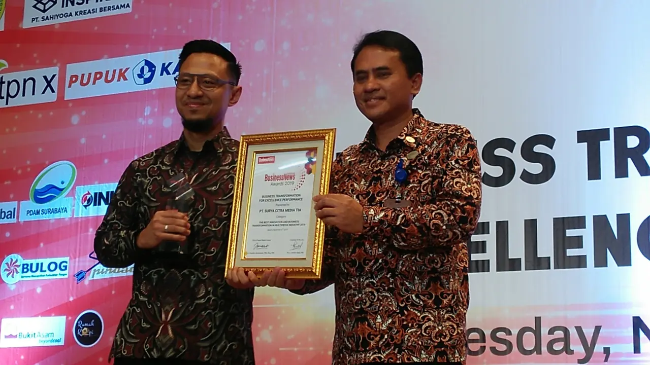 PT Surya Citra Media (SCM) meraih penghargaan The Best Innovation and Business Transformation in Multimedia Industri