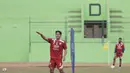 Pemain Arema Cronus, Purwaka Yudhi berlatihan jelang leg kedua semi final Piala Presiden melawan Sriwijaya F.C di Stadion Gajayana, Malang, Rabu (7/10/2015). (Bola.com/Vitalis Yogi Trisna)