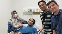 6 Potret Haru Artis Jenguk Fahmi Bo, Ada Raffi Ahmad hingga Haykal Kamil