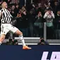 Juventus yang tampil efektif dan hanya menciptakan 3 tembakan tepat sasaran, justru mampu mengkonversi menjadi dua buah gol. Gol pertama dicetak oleh Federico Bernardeschi pada menit ke-32. (AFP/Marco Bertorello)