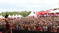 Musik dangdut mampu membuat acara Crossborder Festival 2016 menjadi lebih seru dan menarik wisatawan, terutama Malaysia.