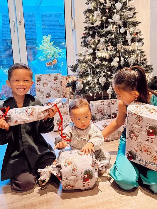 Jennifer Bachdim Natalan pulang kampung (Instagram/jenniferbachdim)