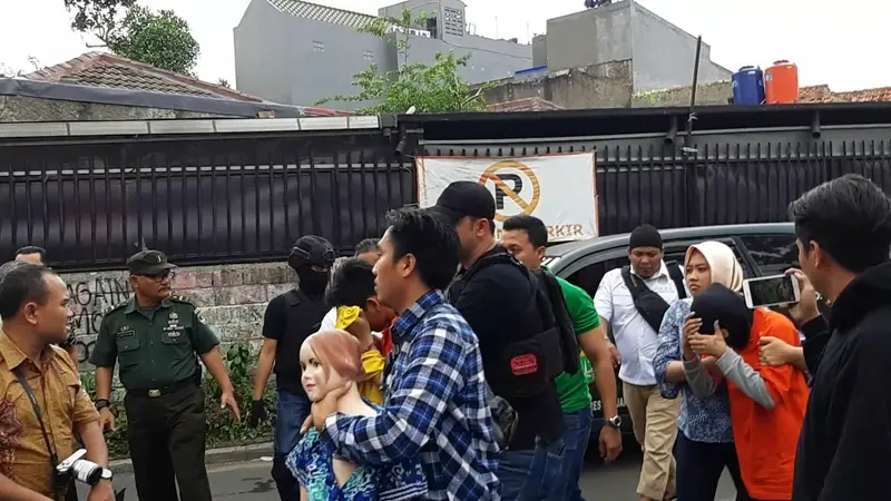 Polres Jakarta Selatan menggelar adegan pembunuhan wanita di Mampang, Jakarta.