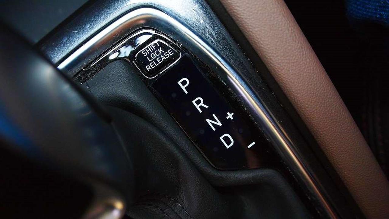 Huruf pada transmisi matik