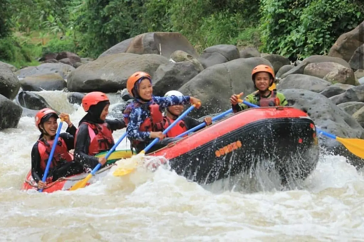 Arung Jeram Sungai Ciberang