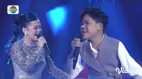 Hasby (Gowa) Berkolaborasi dengan Wulan Permatasari Membawakan Lagu Bang Haji Rhoma Irama yang Berjudul ''Tangan-Tangan Hitam'' di panggung Dangdut Academy 5. (Indosiar)