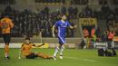 Aksi pemain Chelsea, Diego Costa ((2kanan) saat mencetak gol ke gawang Wolverhampton Wanderers pada putaran kelima Piala FA di Molineux stadium, Wolverhampton, (18/2/2017). Chelsea menang 2-0. (AP/Rui Vieira)