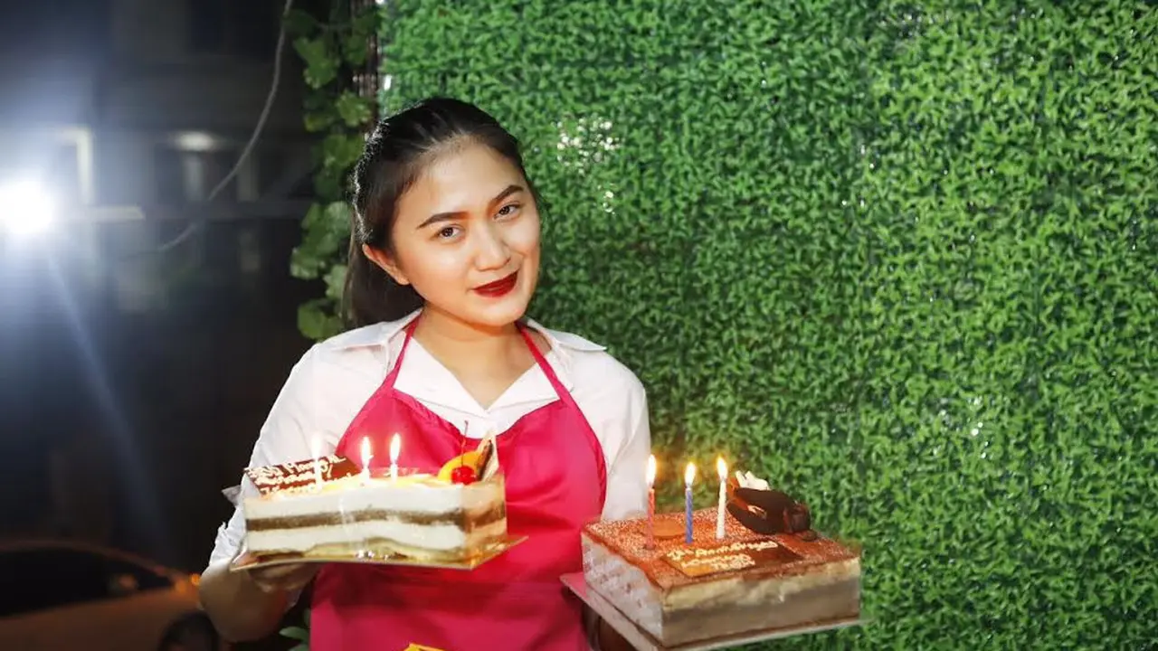 Alona Puspa