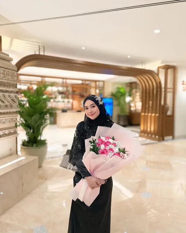 Rumah tangganya kandas, 5 seleb ini bakal lewati Lebaran 2025 perdana tanpa pasangan