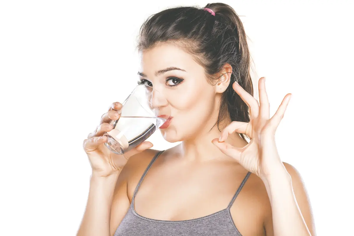 5 Cara Asyik Ingatkan Diri Sendiri untuk Minum Air Lebih Banyak
