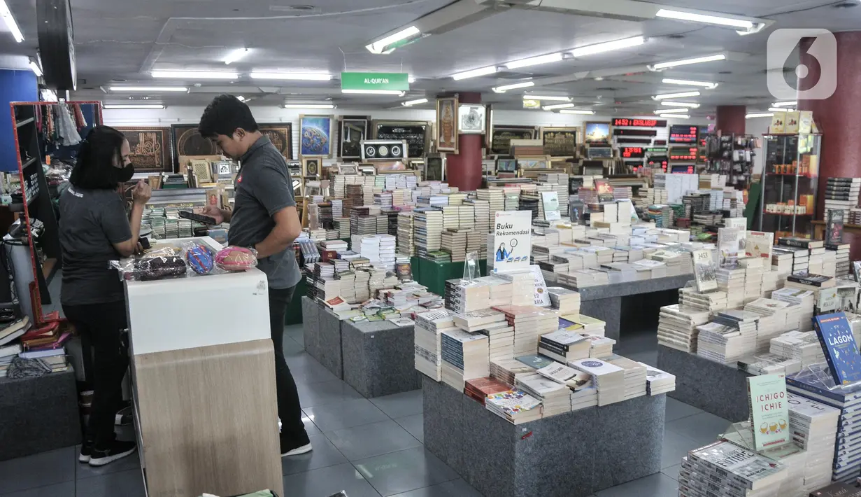 <p>Dalam pelaksanaan penutupan toko/outlet yang mana terjadi dalam kurun waktu 2020 sampai dengan 2023 kami melakukannya secara bertahap dengan berpedoman pada peraturan perundang-undangan yang berlaku," jelas manajemen Toko Gunung Agung dalam penjelasannya. (merdeka.com/Iqbal S. Nugroho)</p>