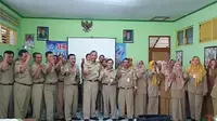 Foto tangkapan layar video dukungan ASN Dinas Pendidikan Purbalingga untuk kelanjutan kepemimpinan Bupati Purbalingga Dyah Hayuning Pratiwi. (Foto: Liputa6.com/Rudal Afgani)
